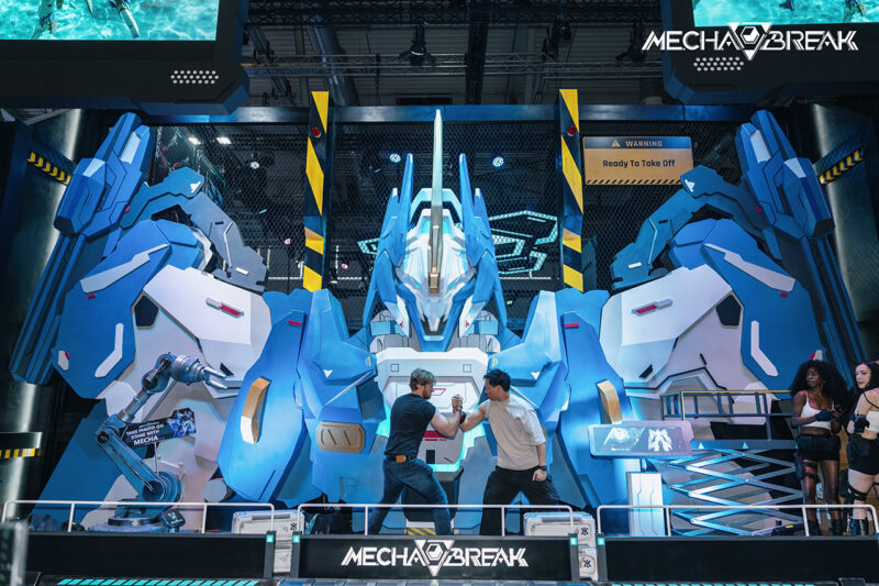 科幻機甲新作《Mecha BREAK》亮相Gamescom2024,微軟遊戲執行長Phil•Spencer現身打卡